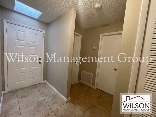 Building Photo - 2 br, 2 bath House - 2705 Hunt Club Lane
