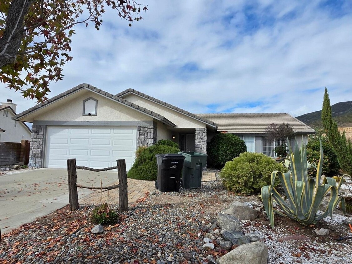 Foto principal - Available Now!!!