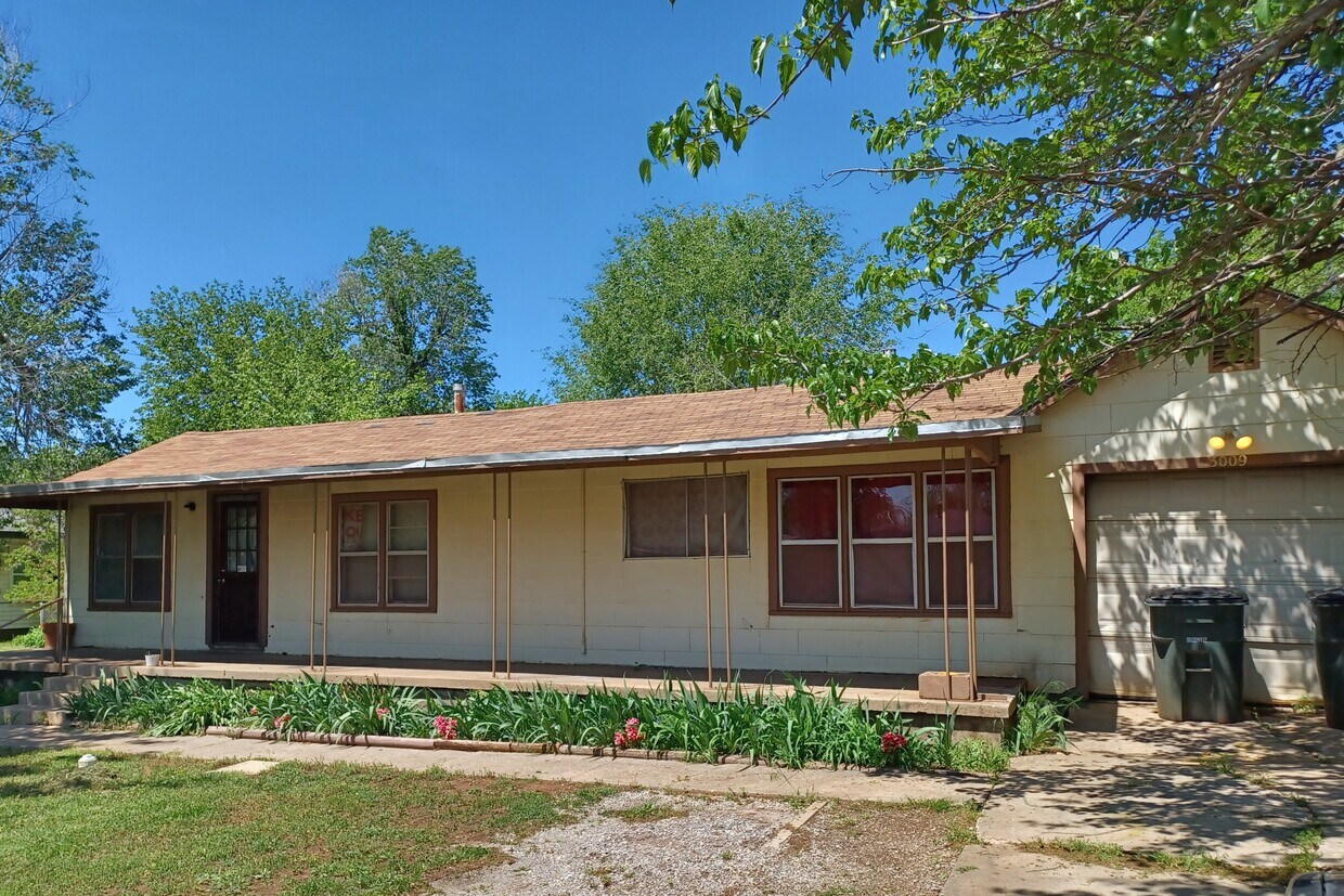 Primary Photo - 3009 SE 18th St