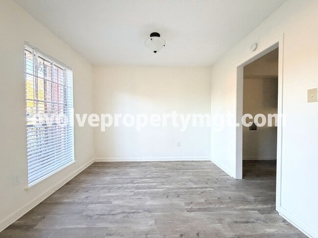 Foto del edificio - 3886 Camelia Cove