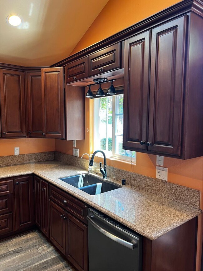 Foto del edificio - Beautiful Spanish Style 1 Bed 1Bath Home f...