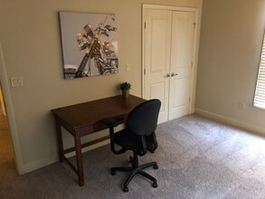 Building Photo - 31 Station Ct