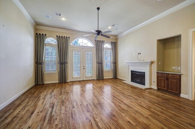 Foto del edificio - 6511 Taggart St
