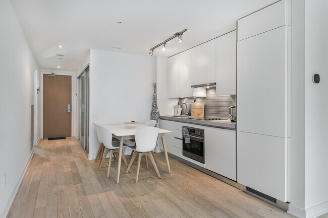 Photo du bâtiment - 38-838 Stewart St