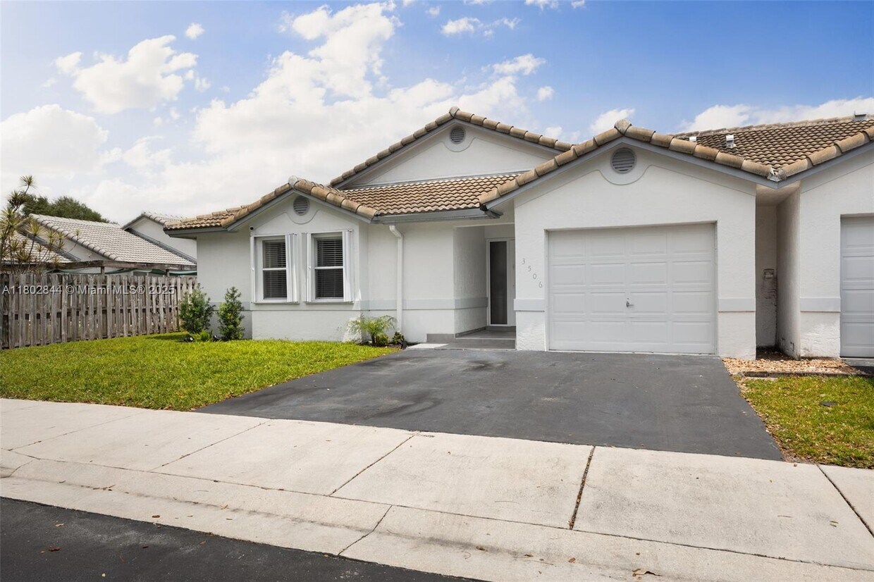 Primary Photo - 3506 NW 79th Way