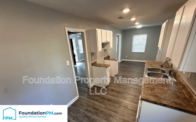 Building Photo - 1382 Mary Jane Ave