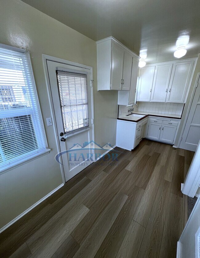 Foto del edificio - Charming Front Unit 2 Bedroom 1 Bath