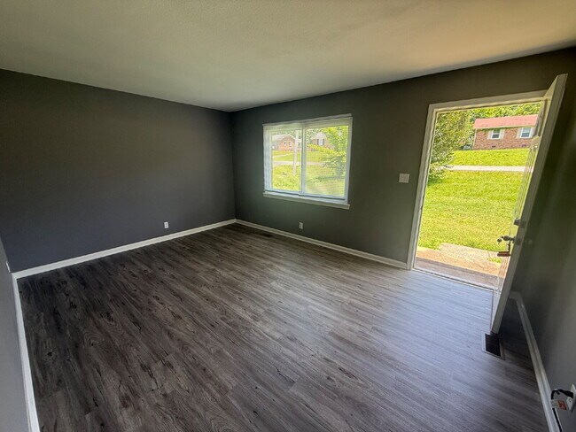 Foto del edificio - 1318 Courtney Dr