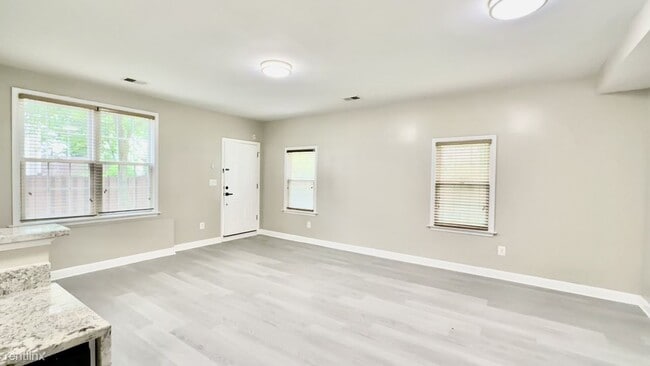 Building Photo - 2 br, 1 bath Duplex - 2056 Shirlington Road B