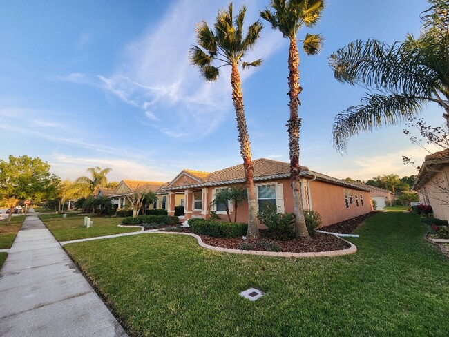 Building Photo - Beautiful 4 Bedroom Home in Venetian Bay