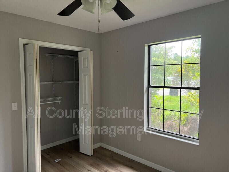 Building Photo - 1780 SW Leslie Glen
