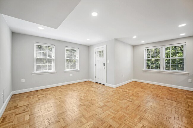 Foto del edificio - 1801 Belle View Blvd