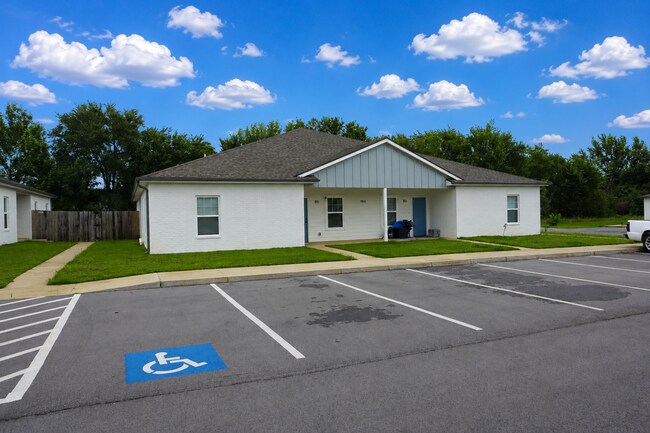Foto del edificio - 1800 Riverview Dr