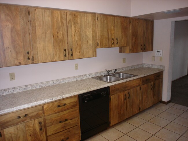 Cocina (2) - 16 Lakewood Park