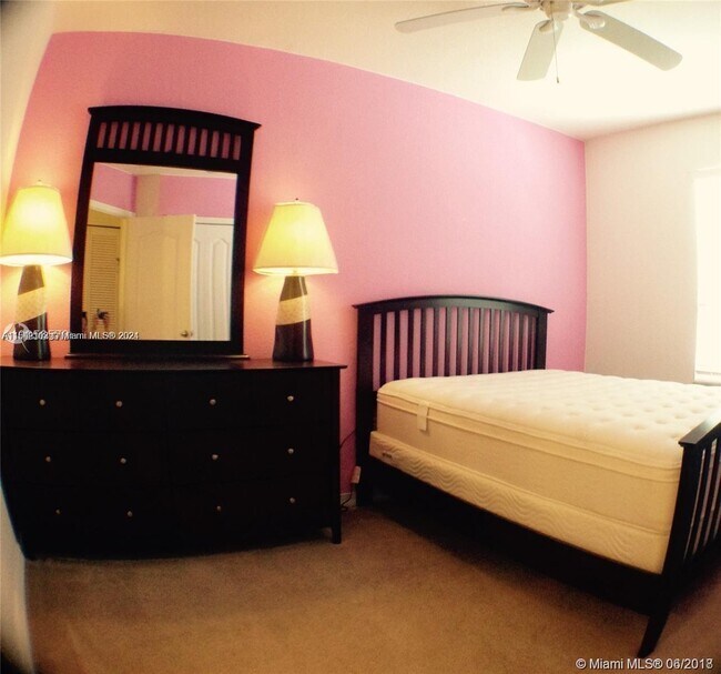 Foto del edificio - 3136 SW 128th Ave