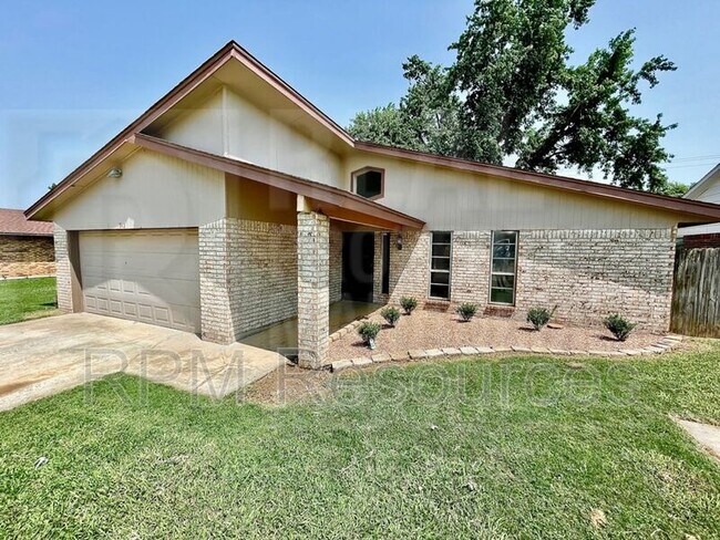 Foto del edificio - 913 Clear Creek
