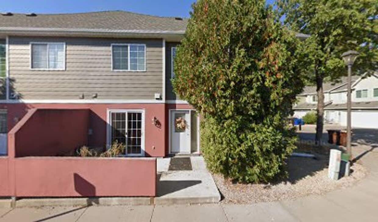 Primary Photo - Location - Location - Location! Two Bedroo...