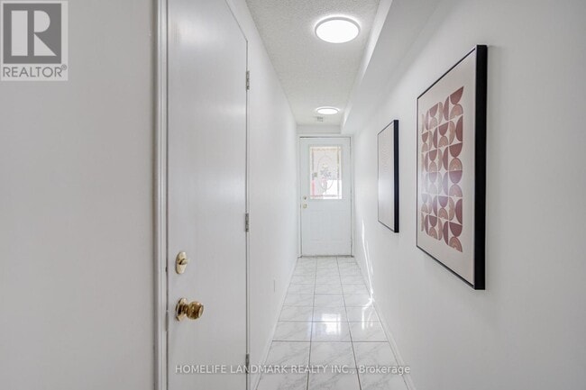 Photo du bâtiment - 1050 Bristol Rd W