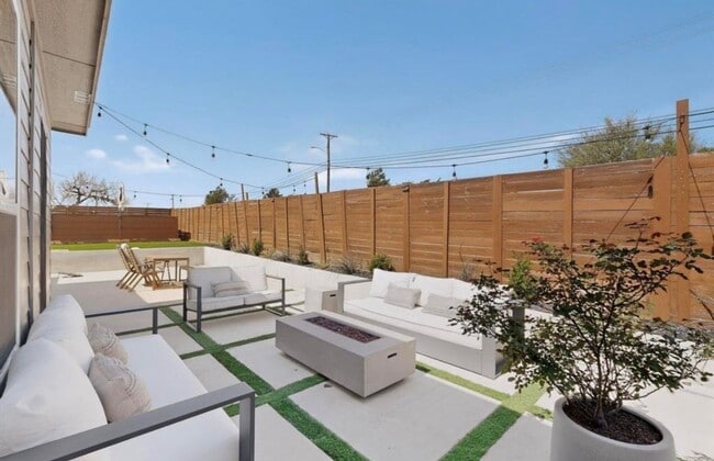 Building Photo - 3889 Sam Cir