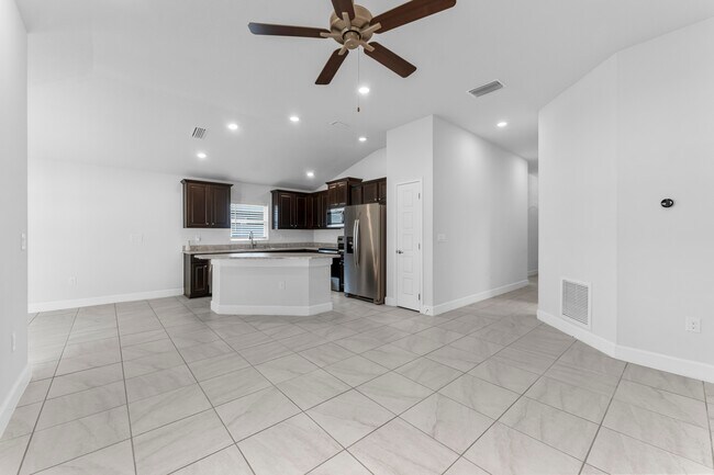 Building Photo - 751 Tupelo Cir