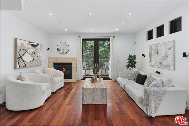 Foto del edificio - 744 N Alfred St
