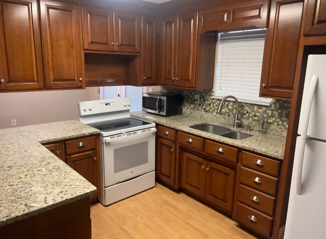 Foto del edificio - 1802 Marion Dr