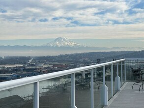 Building Photo - 235 Broadway