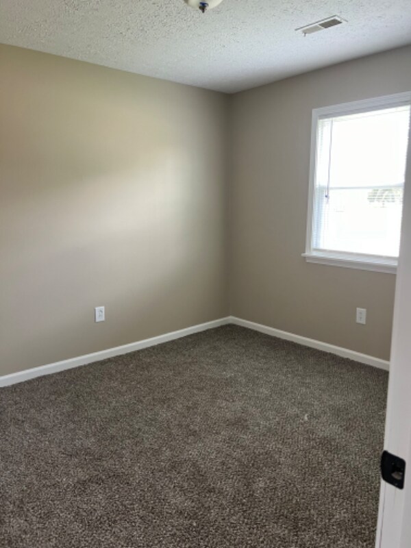 Foto del edificio - 240 English Ave