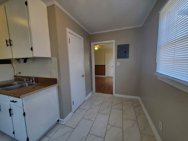 Foto del edificio - 401 Eva Cir