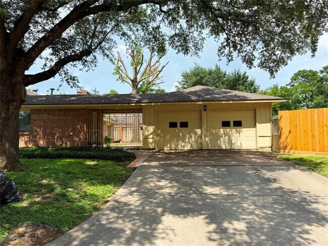 Foto del edificio - 13430 Exton Ln