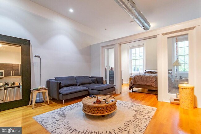 Foto del edificio - 1320 Pine St