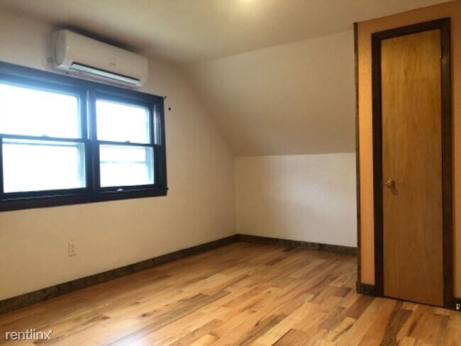 Foto del edificio - 4 br, 2 bath House - 4216 Sugarloaf Rd