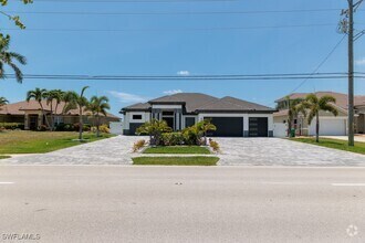 Building Photo - 4024 Chiquita Blvd S