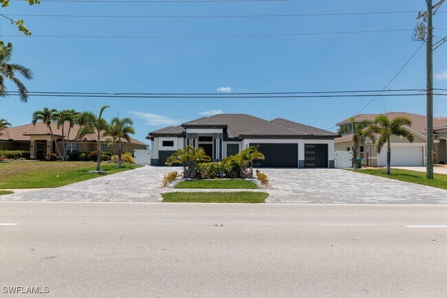 Foto del edificio - 4024 Chiquita Blvd S