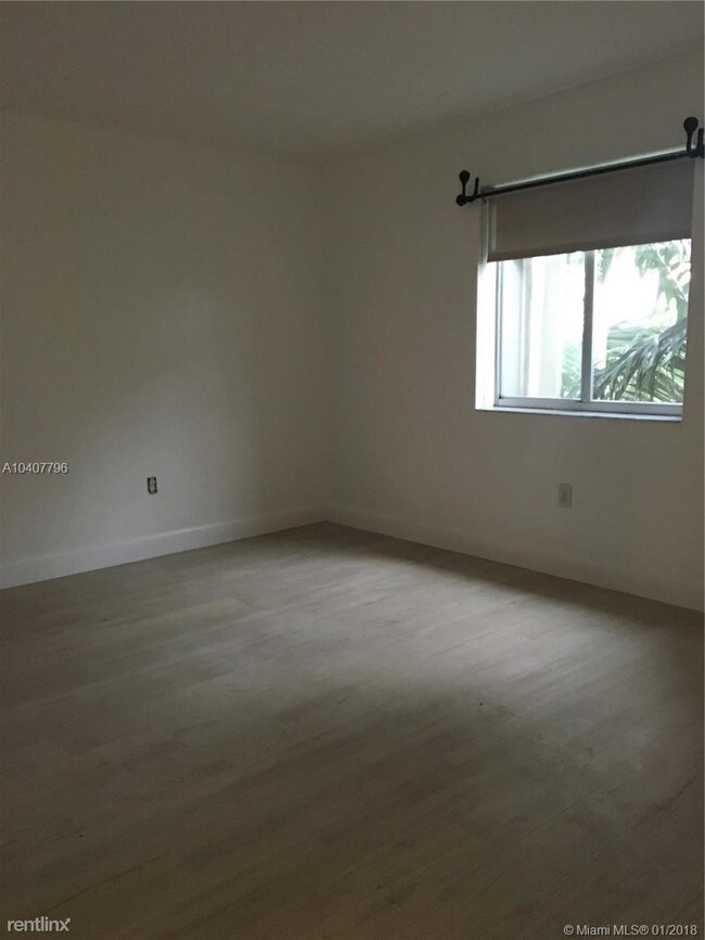 Foto del edificio - 1400 Bay Rd