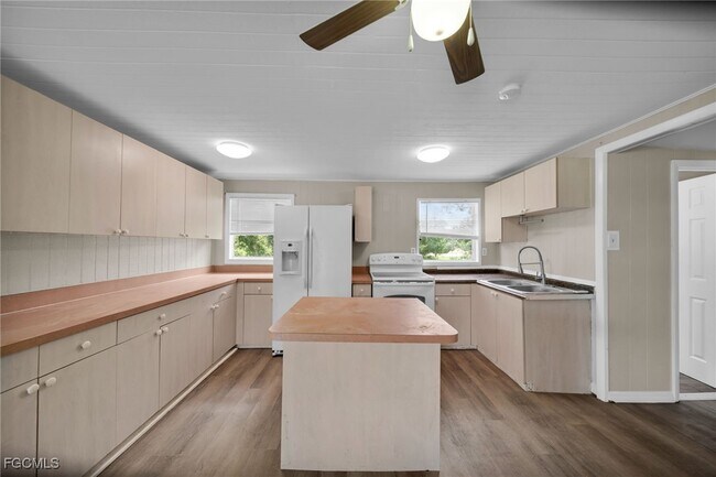 Foto del edificio - 2950 Packinghouse Rd