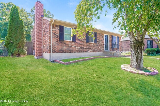 Foto del edificio - 5911 Carmelwood Cir