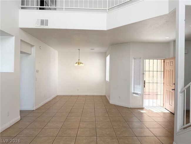 Foto del edificio - 2528 Silver Shadow Dr