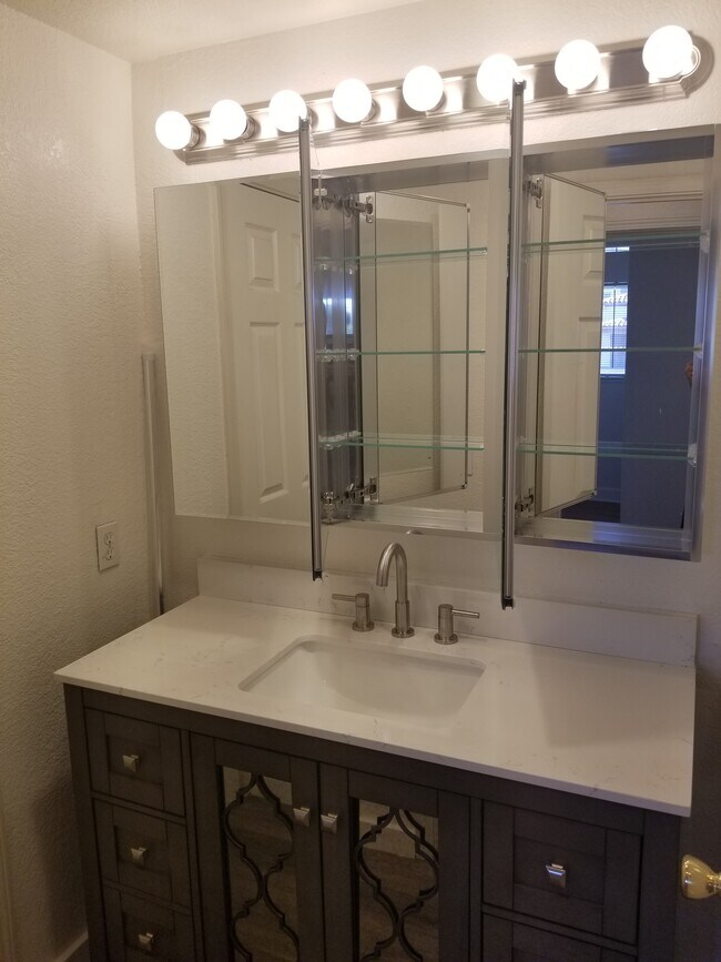 Foto del edificio - 402 S Laurel St