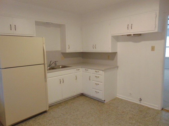 Building Photo - 2410 46th St