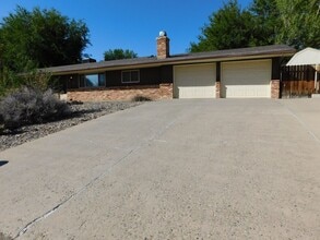 Building Photo - 2670 Bahamas Way