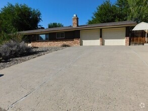 Building Photo - 2670 Bahamas Way