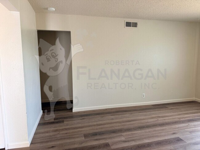 Foto del edificio - 2678 Hoover Ct