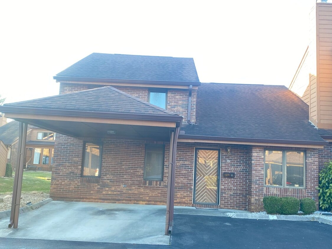 Primary Photo - 3 Bedroom Condo