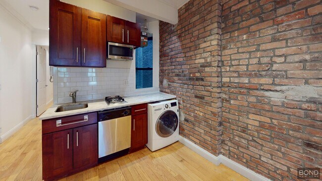 Foto del edificio - 610 E 9th St
