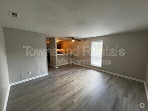 Building Photo - 5841 Century Oaks Dr
