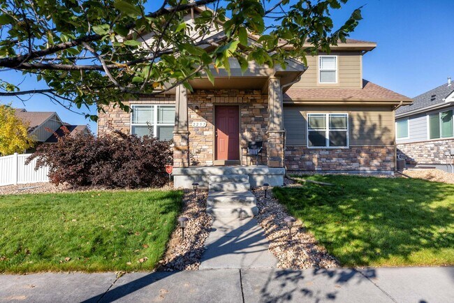Foto del edificio - Beautifully Upgraded 3-Bedroom Home in Prairie Village with Finished Basement