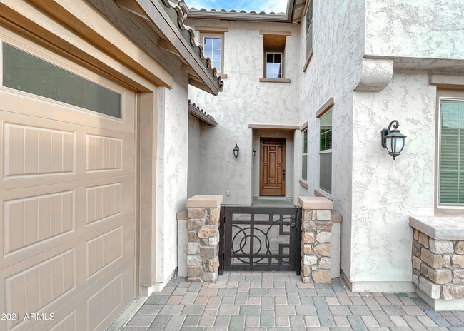 Foto del edificio - 118 E Canyon Way