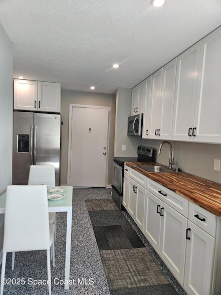 Building Photo - 390 W Cocoa Beach Causeway