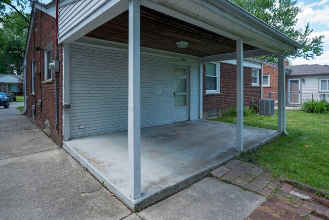 Foto del edificio - 2631 Woodside St